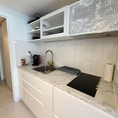 Apartment Moderne Equipe, Petit Exterieur