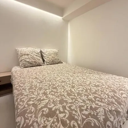 Moderne Equipe, Petit Exterieur Apartment Nimes