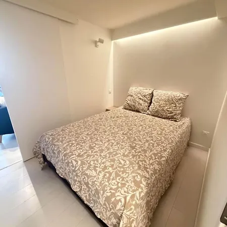 Moderne Equipe, Petit Exterieur Nîmes