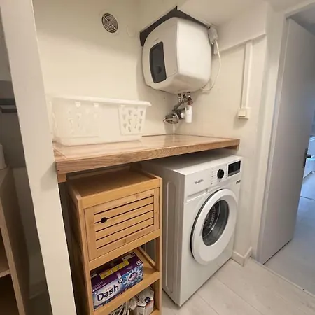 Moderne Equipe, Petit Exterieur Apartment Nimes