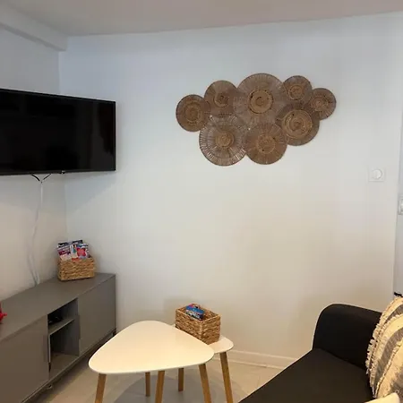 Moderne Equipe, Petit Exterieur Apartman Nîmes