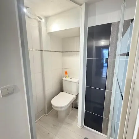 Moderne Equipe, Petit Exterieur Apartman